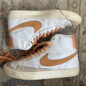 Nike Mid 77’ Blazers White and Orange
